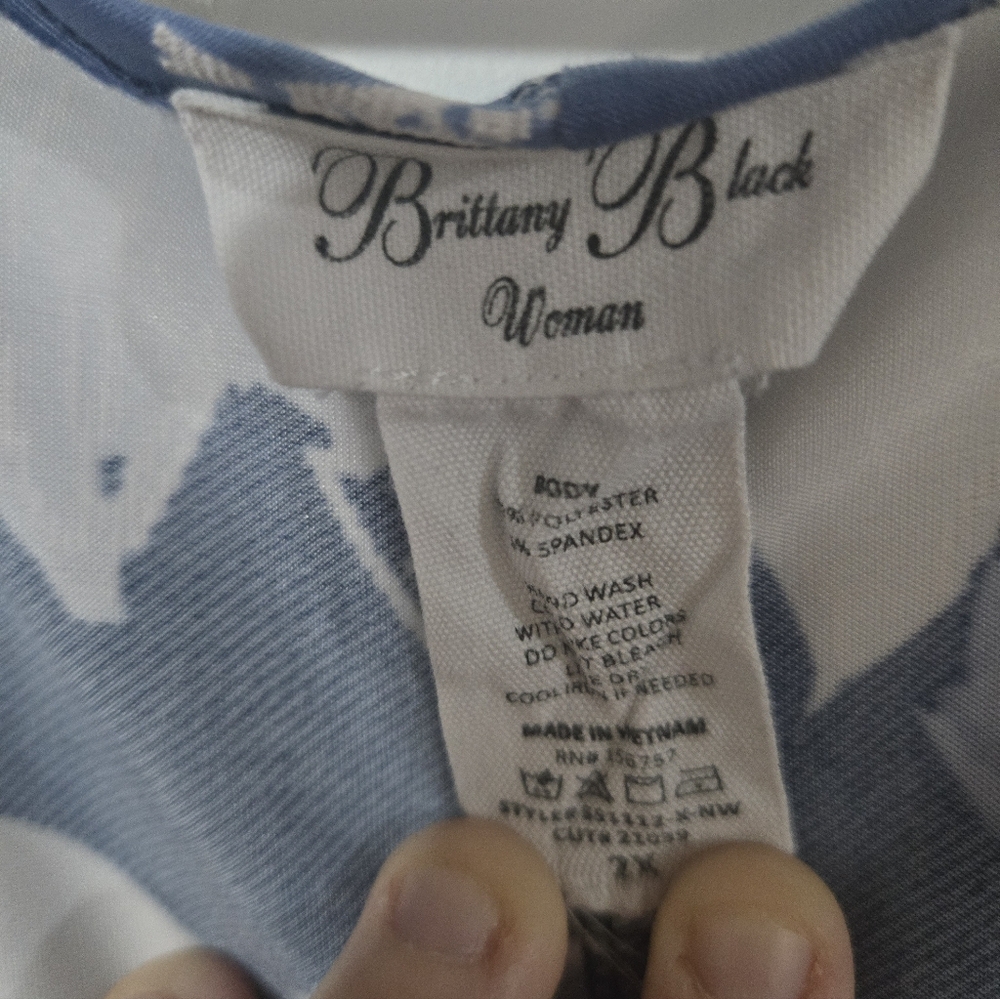 Brittany Black Blue & White Floral Short Sleeve Tunic Top – Women’s 2X - Picture 3 of 4